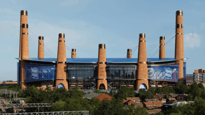 Engleski drugoligaš gradi jedan od najvećih stadiona u zemlji: S 12 'megalomanskih' dimnjaka, svi su mislili da je AI