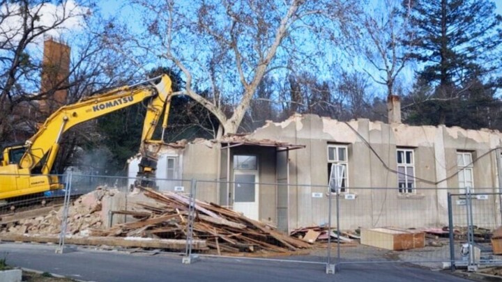 Rušenje na Medveščaku: Nestala prastara zgrada bolnice, prije 130 godina tu su dolazili 'kužni'