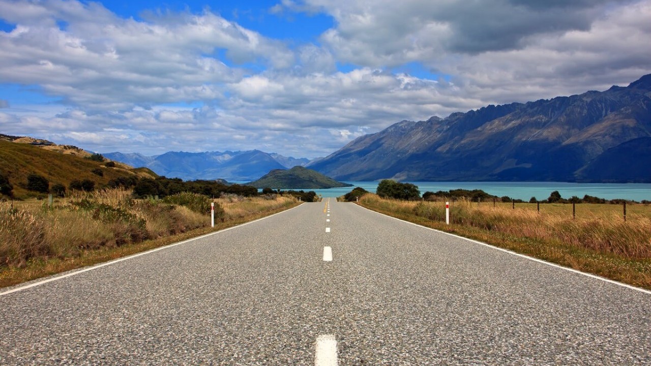 Država dala 10 milijuna eura za cestu koja spaja Omiško zaleđe s obalom, čijim bagerima – znat će se do ljeta