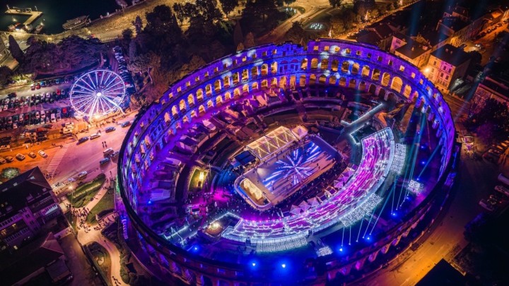 Čaroban spoj antike i novih tehnologija: Klizalište uz more koje nikoga ne ostavlja ravnodušnim