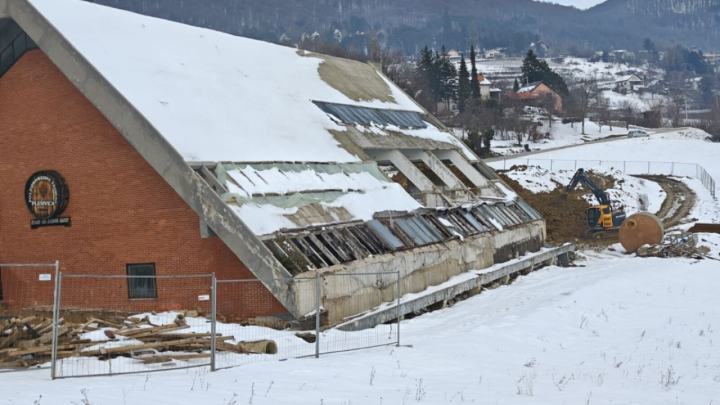 Galerija: Čak ni snijeg ih ne zaustavlja, obnova vinarske meke nadomak Zagreba ide punom parom