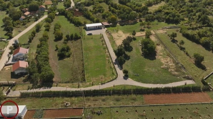 Marko Perković Thompson je kriv, mora srušiti nelegalne objekte, uputio je i javnu ispriku