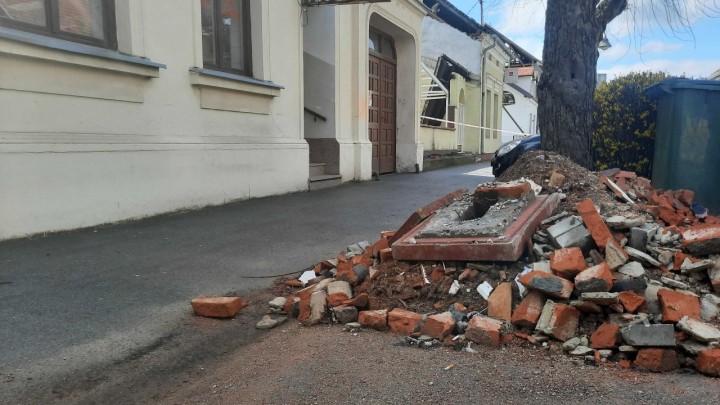 Obilaze se skladišta doniranog građevinskog materijala: Ministar Medved želi maksimalnu transparentnost