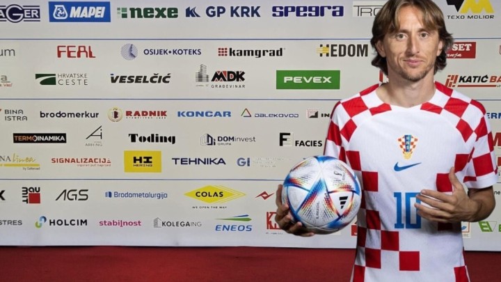Građevinci sa srcem: Dres Luke Modrića s posebnim dodatkom prodan za izdašnu cifru