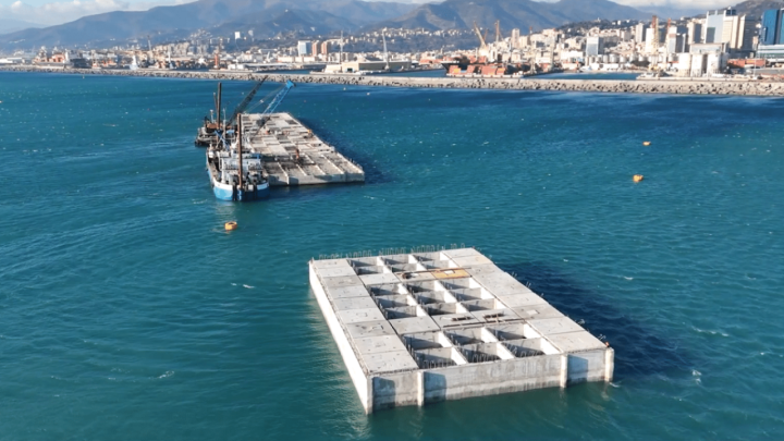 Galerija: Susjedi grade mega lukobran, položili su i 17. keson veličine jednog nebodera