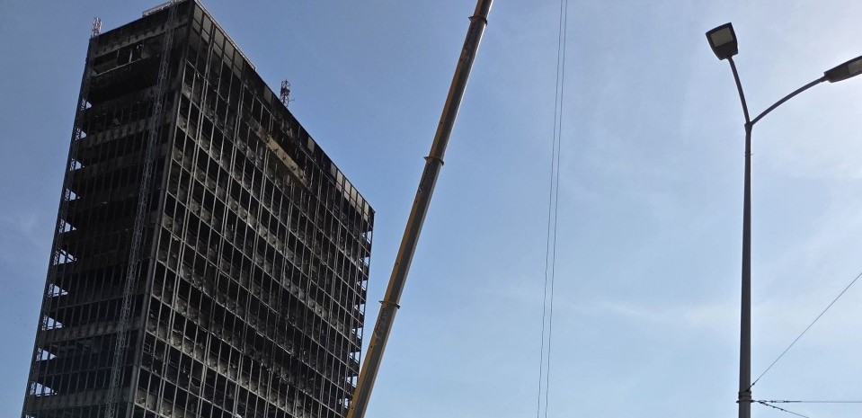 Na vrhu Vjesnika pronađen 'otrovan' materijal: Ne smije se blizu 24 stupa, rušenje odgođeno