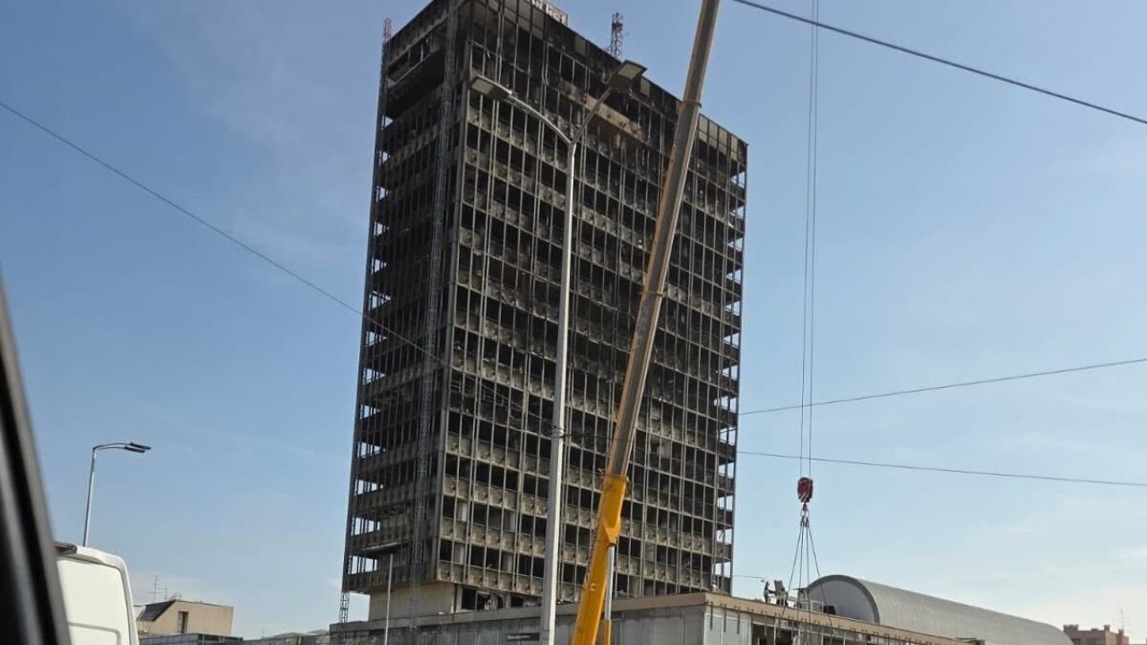 Galerija: Vjesnik ostao bez prozora, sve se priprema za rušenje