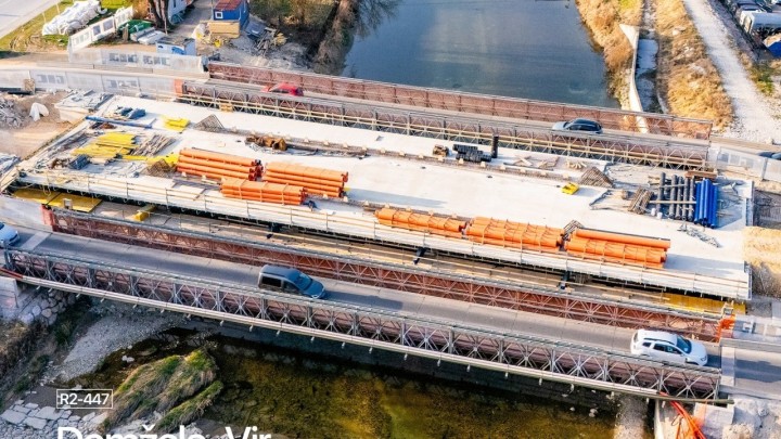 Galerija: Susjedi grade novi most, 2 godine otkako je stari 'odnijela' poplava