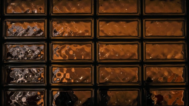 [FOTO] "Staklene cigle" - Spoj korisnog i dekorativnog