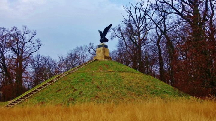 [FOTO] Znate li da se u temeljima ovog humka krije vremenska kapsula?
