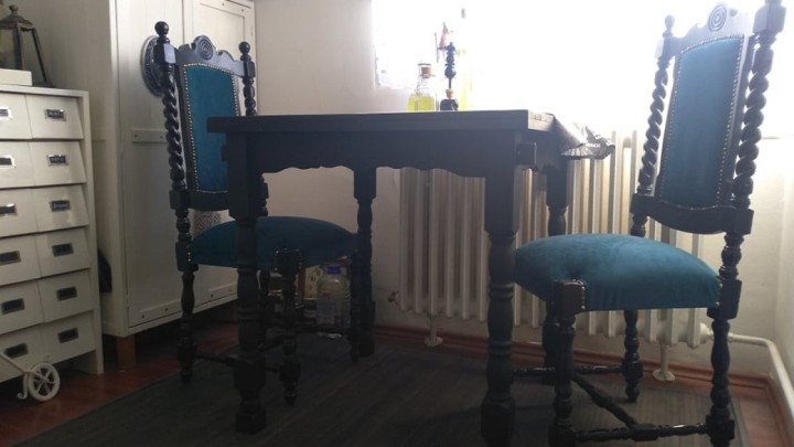 Svestrana umjetnica tapecirala stare stolce i stvorila bajkoviti kutak