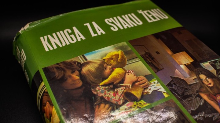 Kućanice u 80-ima bile su vodoinstalaterke, malerice i električarke: Sve ih je naučio jedan zaboravljeni priručnik