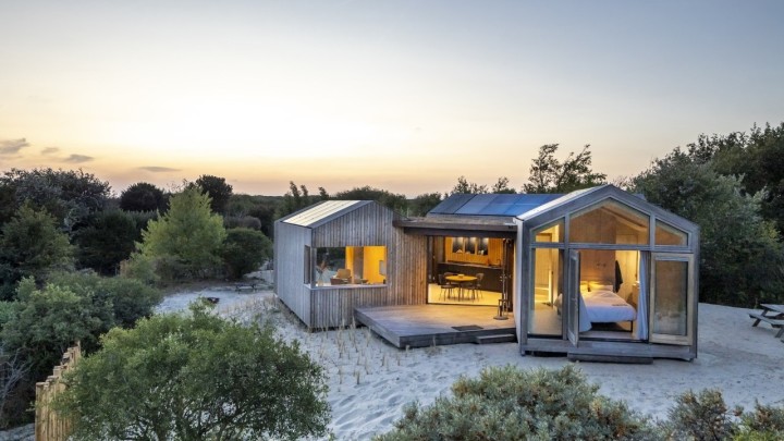 Kuća u dinama sastavljena kao puzzle, i to u jednom danu: Čudesan koncept prati gibanje pijeska