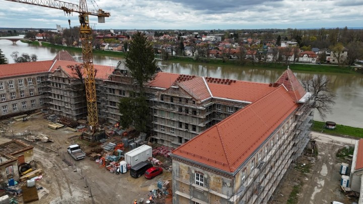 Bauštelska reportaža: Velika graditeljska transformacija važne vojarne na obali Kupe