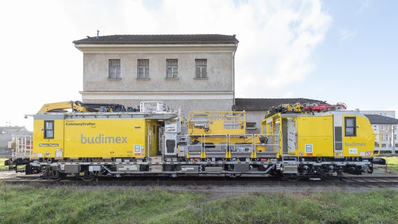 HŽ ima novog 'radnika': Za 7,3 milijuna eura kupljen top stroj koji održava tračnice