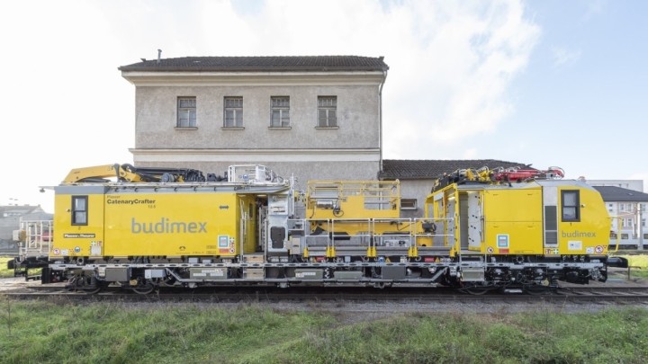 HŽ ima novog 'radnika': Za 7,3 milijuna eura kupljen top stroj koji održava tračnice