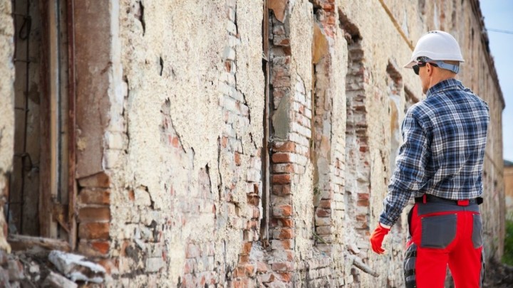 Dva tjedna nakon zagrebačkog nevremena: Tko snosi odgovornost za urušene fasade i opasne krovove?