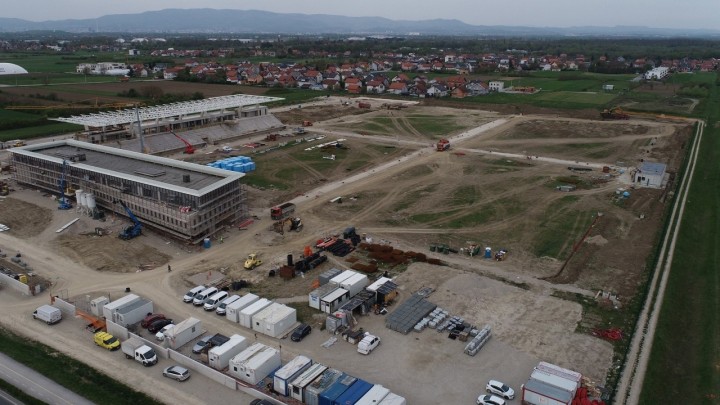 Galerija: Kamp HNS-a raste kao iz vode, tribine i krov već se jasno vide, a sljedeće ljeto bit će u pogonu