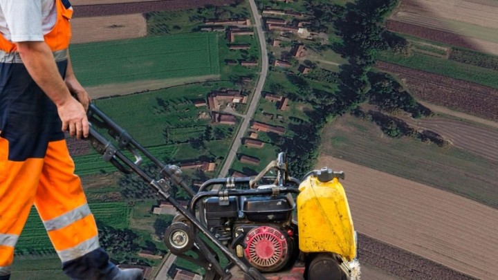 Novo ruho za 2 km prometnice u srcu Hrvatske: Ovako se u koracima strojno sanira cesta