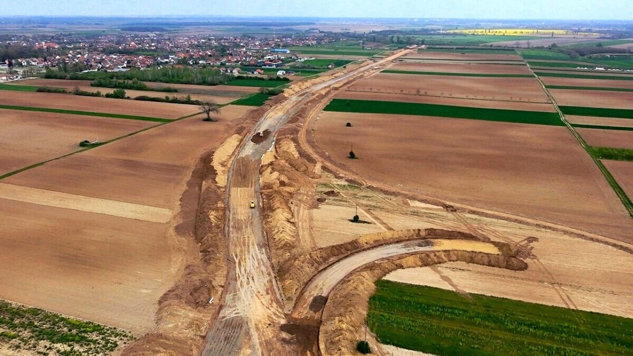 Video: Ovako se gradi ključna brza cesta koja mijenja prometnu sliku istoka Hrvatske