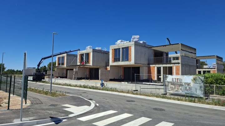 Širi se dalmatinski Beverly Hills: Uz plažu i magistralu niču kompleksi s vilama od pola milijuna eura
