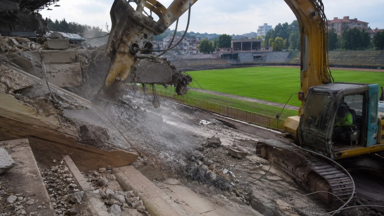 Bageri sravnili kultni stadion iz zlatne ere Jugoslovenske gradnje, pokušali su ga spasti, ali nije išlo