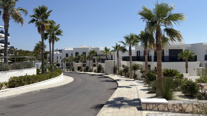 Posjetili smo primoštenski 'Beverly Hills': Infinity bazeni, penthouse apartmani i dašak Kalifornije