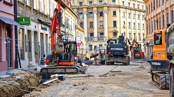 Bauštelska reportaža: Vlaška dobiva novo lice, ugostitelji privremeno 'pod ključem', ali za dobru svrhu