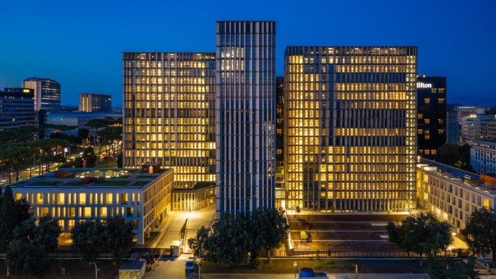 Nakon 20 godina propadanja obnovljena tri kultna nebodera: Utrošeno 250 milijuna eura i 1.200 tona kamena
