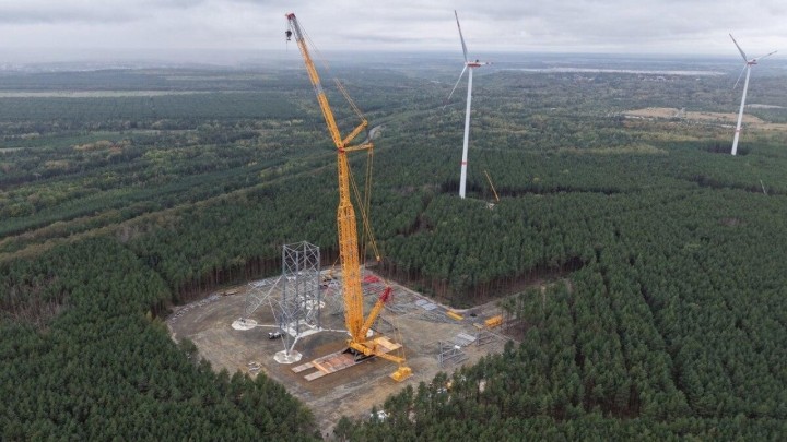 Galerija: Ovako je nastajala najviša vjetroturbina na svijetu, dizalica podizala teret težak 375 tona