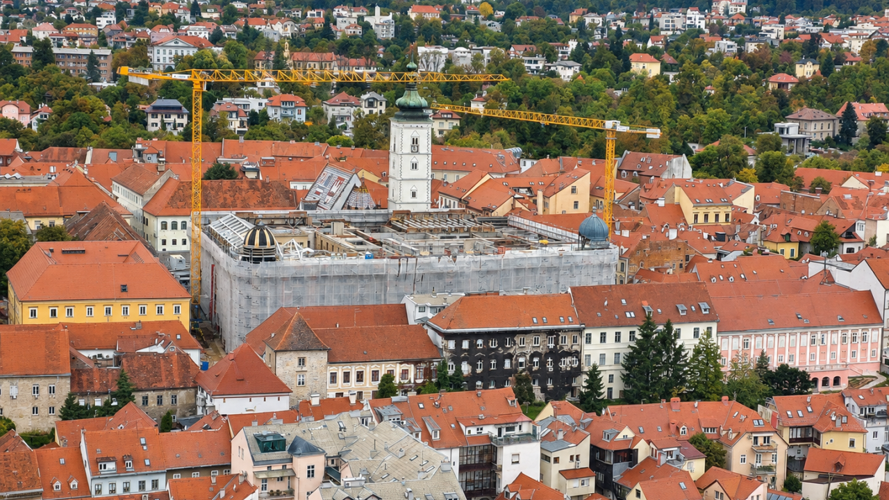 Gradilište iz zraka: Pogled na Sabor s 96 metara, stari krov je nestao, a uzdiže se nova konstrukcija